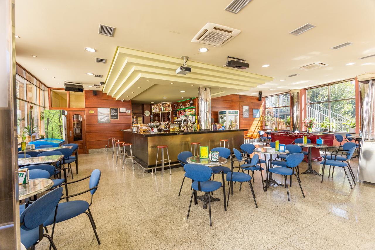 Hotel Parras อาร์เนดิญโญ ภายนอก รูปภาพ